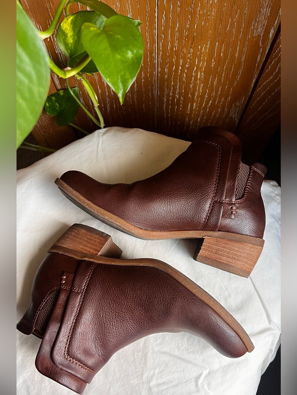 boc Dark Brown Leather Ankle Booties 6M